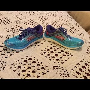 Brooks Glycerin 14 running shoe. Size 6.